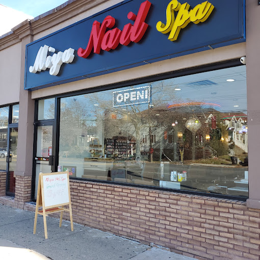 Miya Nail Spa logo